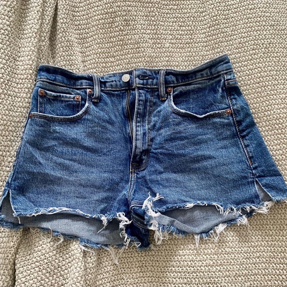 Cropped high waisted jean shorts